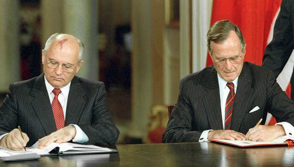 Gorbachov y Bush © Wikipedia