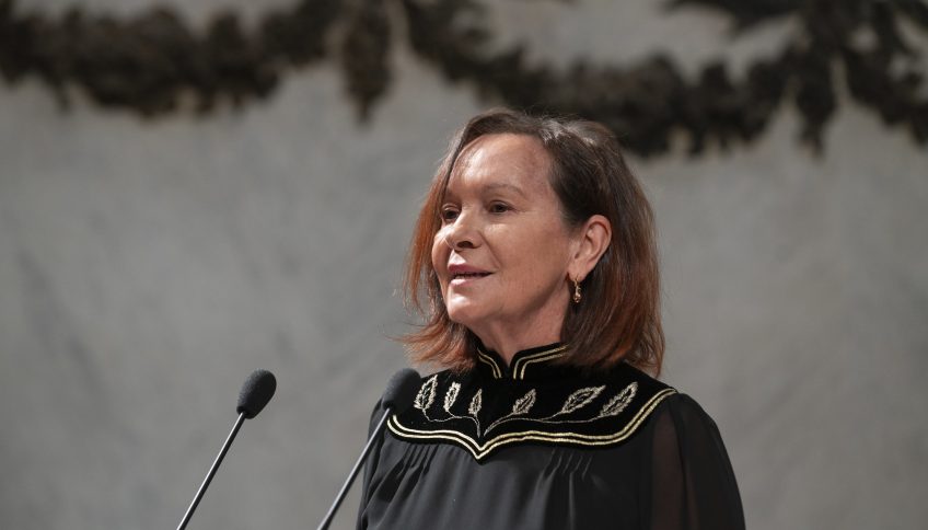 Clara Sánchez en su discurso de ingreso en la RAE. Foto: © RAE