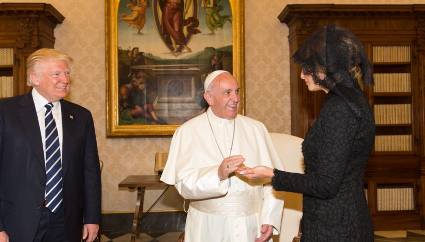 Donald Trump en una visita al Vaticano