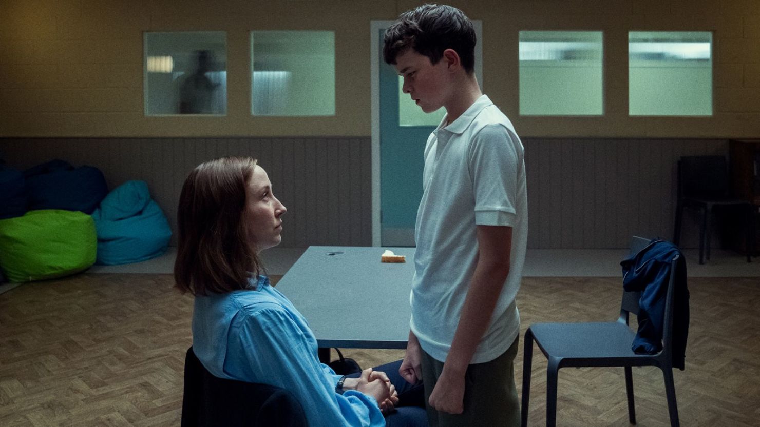 Erin Doherty y Oen Cooper, en el tercer capítulo de «Adolescencia». © Netflix