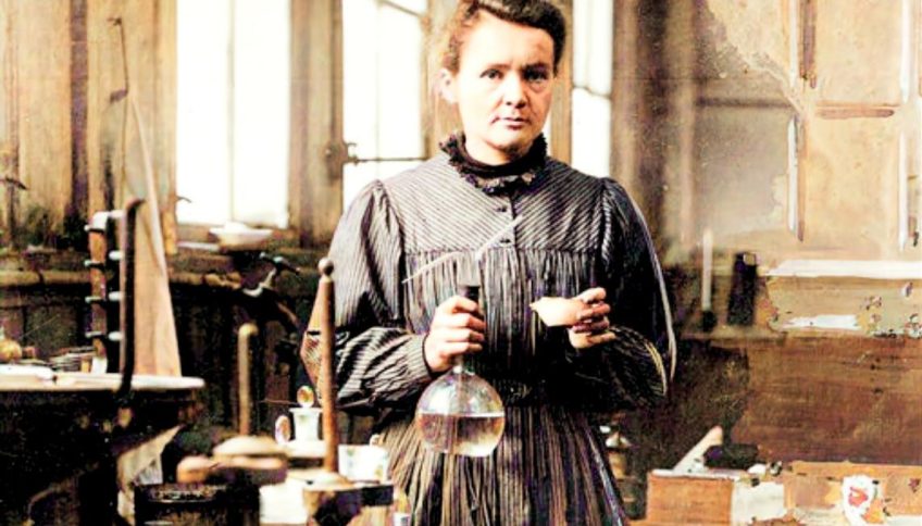 Fotografía de Marie Curie en su laboratorio