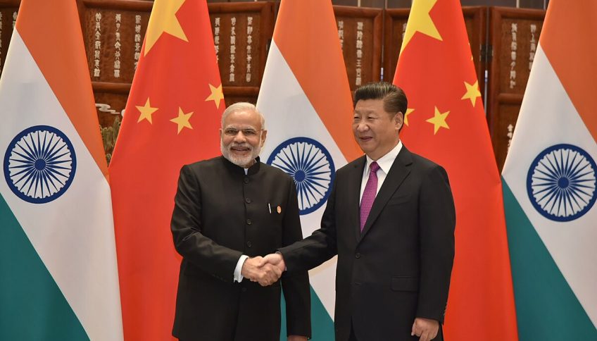 El primer ministro de la India, Shri Narendra Modi, con el presidente de la República Popular China, Xi Jinping, durante la cumbre del G20, celebrada en Hangzhou (China) en 2016.