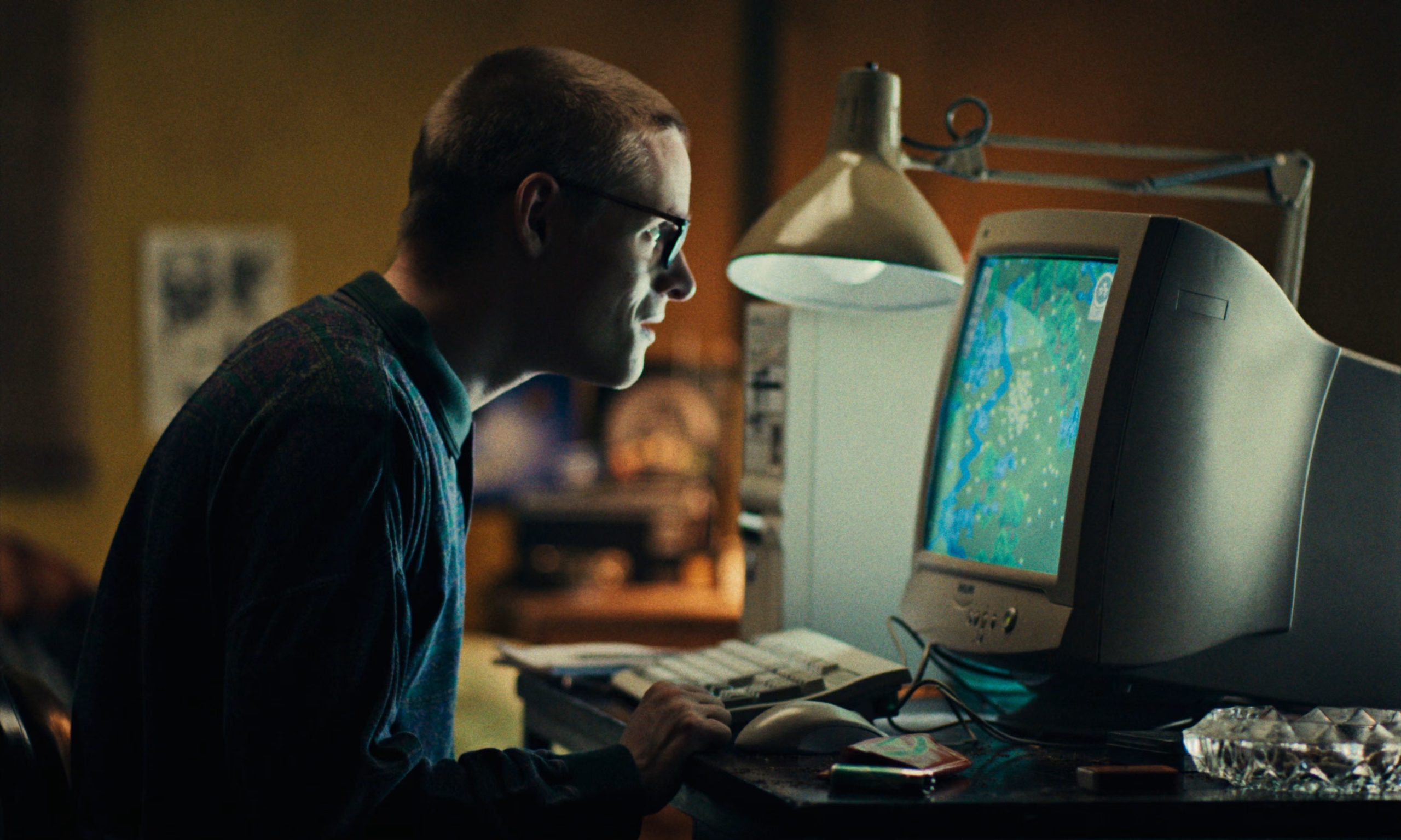 En el capítulo «Plaything», de la séptima temporada de «Black Mirror», nos muestran que incluso un videojuego con inteligencia artificial puede ser peligroso. Foto: Netflix