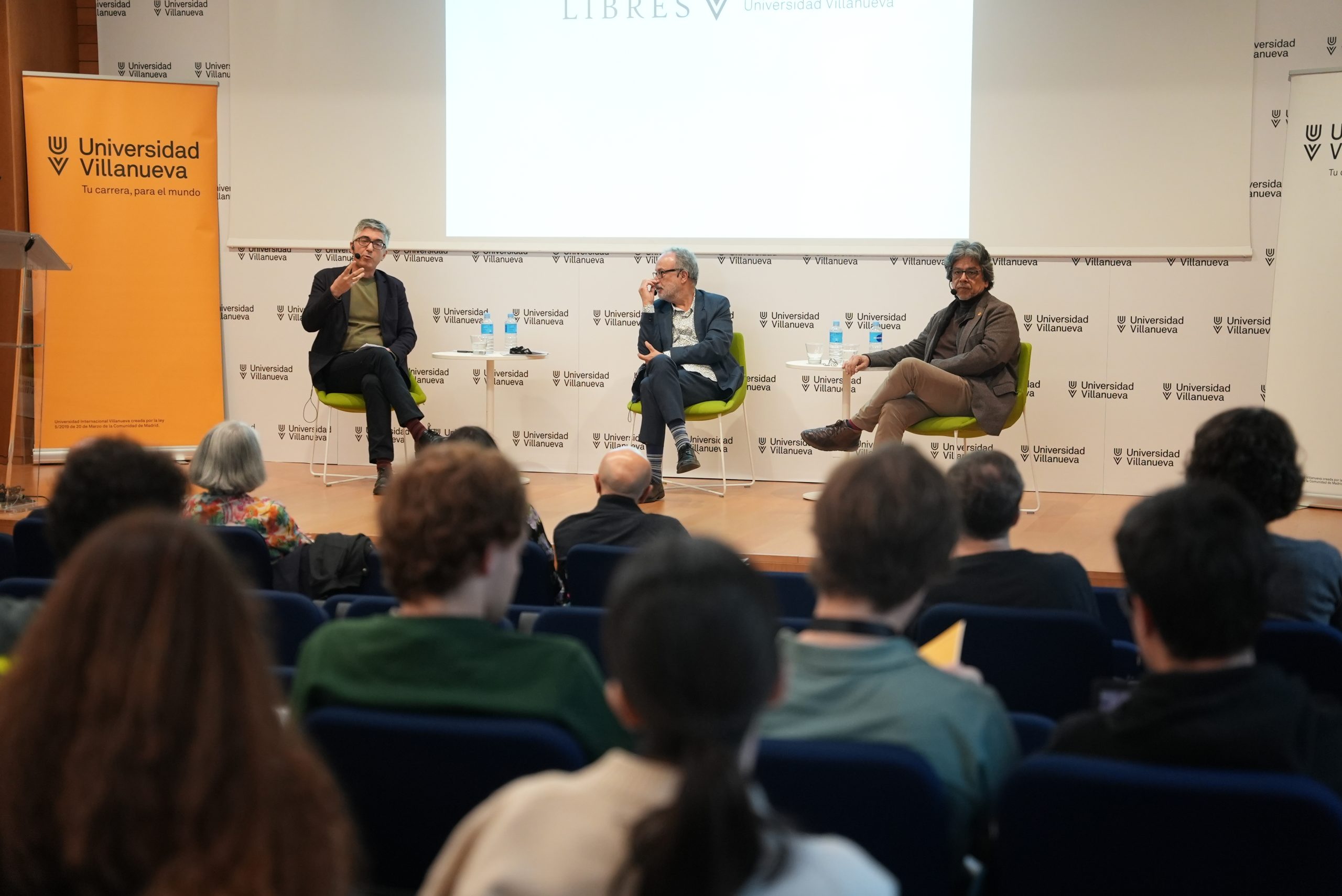 J. Rodríguez Marcos, José A. Rojo y Fernando Iwasaki en la Universidad Villanueva