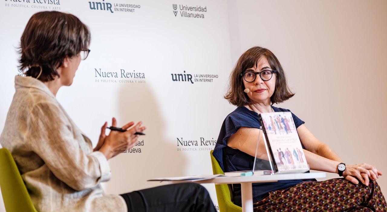 El foro fue conducido por la periodista Pilar Gómez Rodríguez. Foto: Federico Marín Bellón