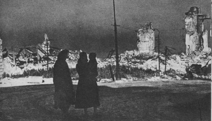 La Plaza del Castillo Real (Varsovia), en una foto del 31 de enero de 1945. Varsovia fue arrasada por los nazis.