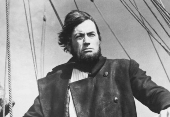 Gregory Peck, en una imagen de la película «Moby Dick» (John Huston, 1956). Foto: Warner Bros / dominio público, vía Wikimedia Commons