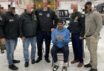 Foto facilitada por la DEA (Drug Enforcement Administration) sobre la reciente captura de Nicolás Maduro en Venezuela. Tiene licencia de Wikimedia Commons