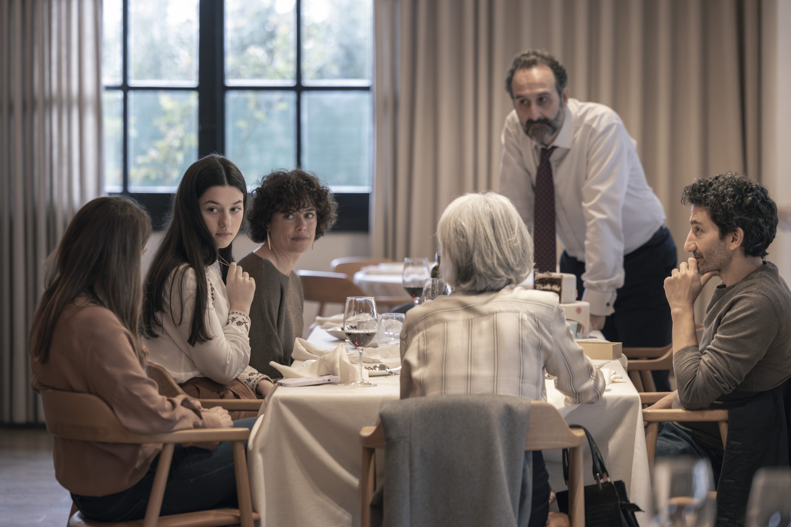 En Los domingos, una familia normal se ve sacudida por la vocación religiosa de una chica de 17 años. Foto: David Herranz / Movistar Plus+