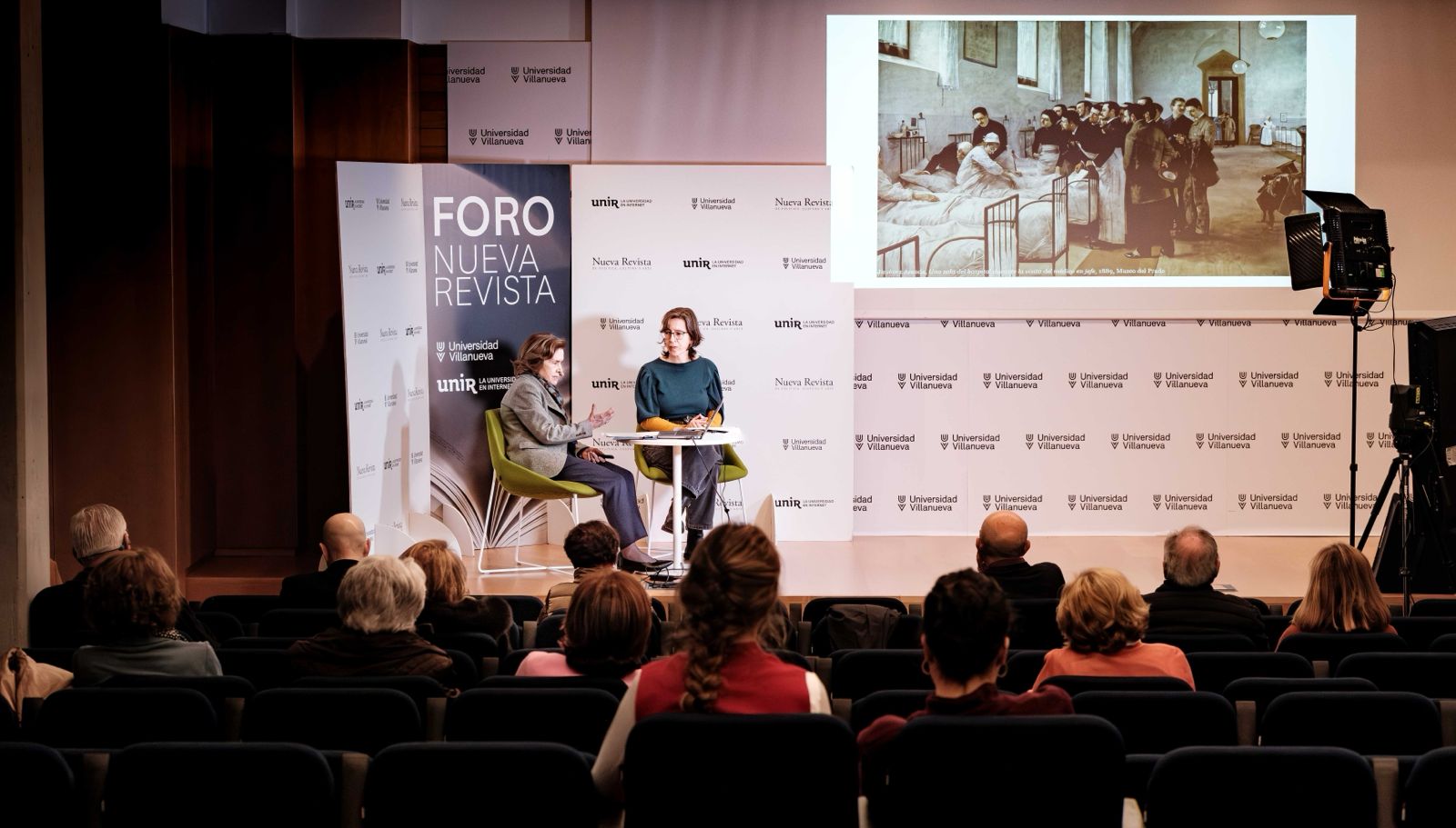 El público presencial y online participó con sus preguntas en una sesión moderada por Pilar Gómez Rodríguez. Foto: FMB