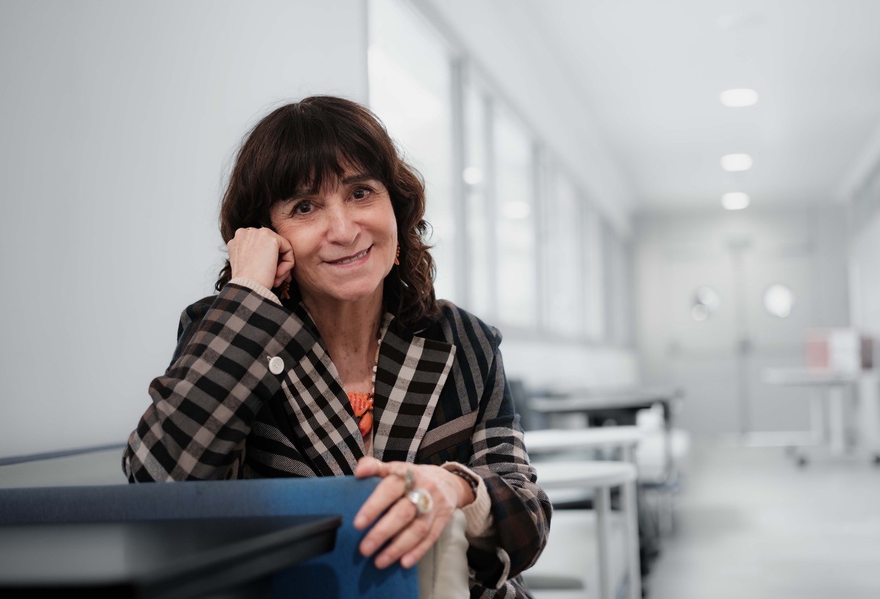Rosa Montero posa justo antes de la celebración del Foro Nueva Revista. Foto: FMB