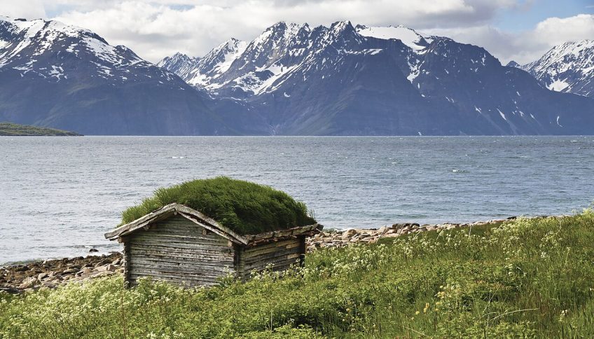 Fiordo de Lyngen (Noruega), en 2012. Foto (autor): Ximonic (Simo Räsänen). CC vía Wikimedia Commons