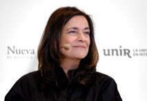 Guadaluoe Arbona en su paso por el Foro Nueva Revista. Foto; © Federico Marín Bellón / Nueva Revista
