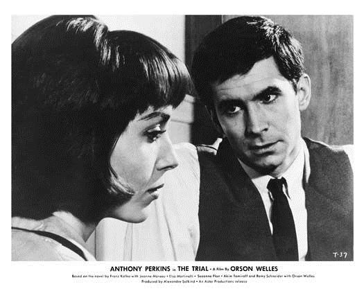 Tarjeta de promoción del estreno de la película El Proceso en Estados Unidos, en 1963. © Astor Pictures, dominio público, vía Wikimedia Commons