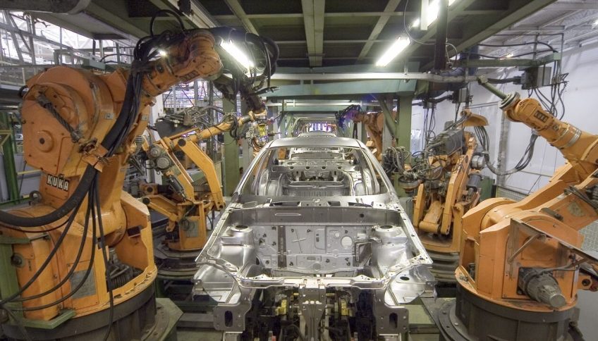 Robot industrial KUKA IR160/60 - 601/60 del año 1983. Autor: Mixabest. CC BY-SA 3.0. Vía Wikimedia Commons