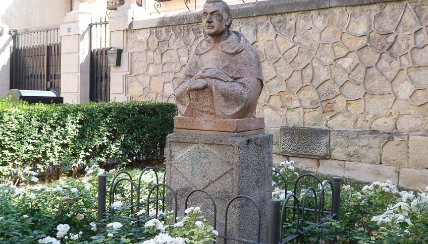 Escultura del teólogo Domingo de Soto en Segovia