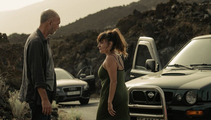 Darío Grandinetti y Candela Peña en la serie Hierro, de Movistar Plus+